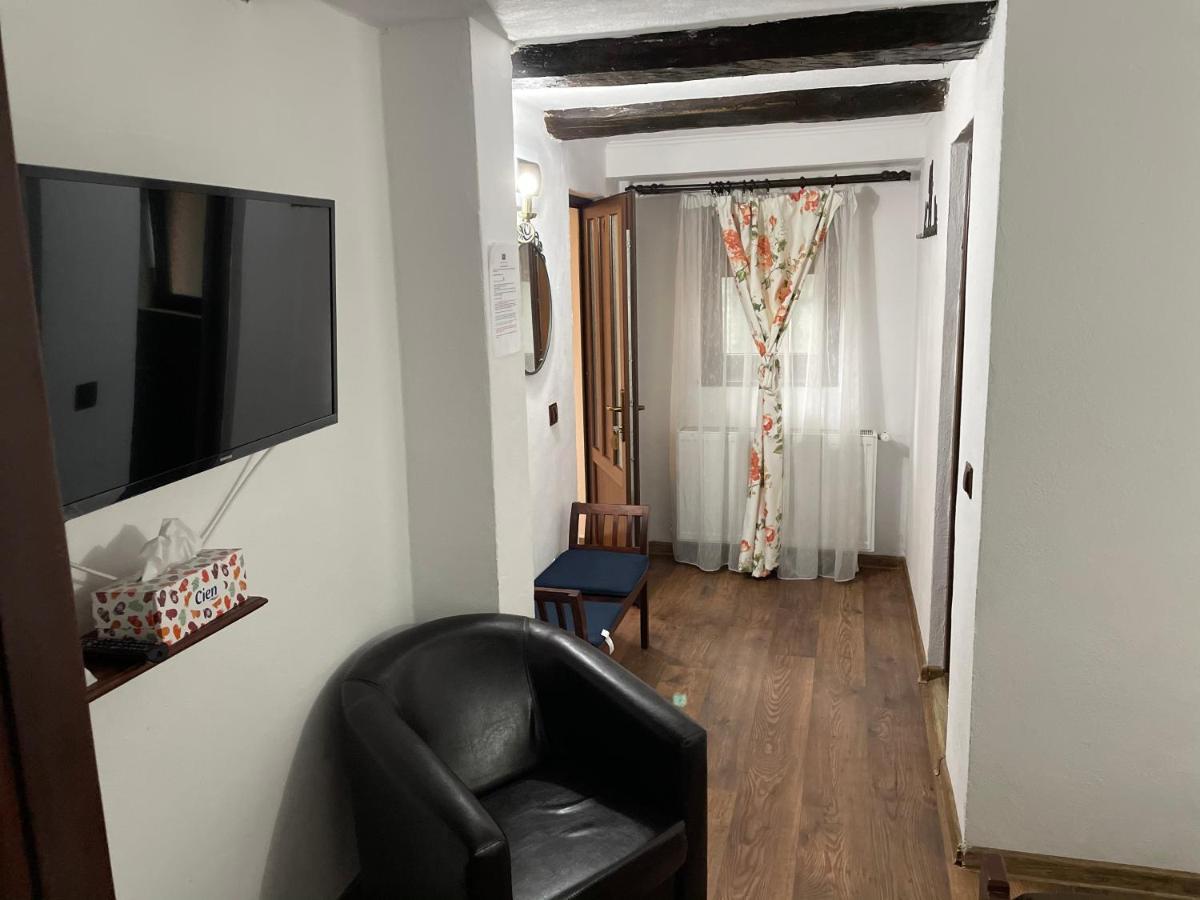 Pensiunea Casa Rica Călimăneşti Bagian luar foto