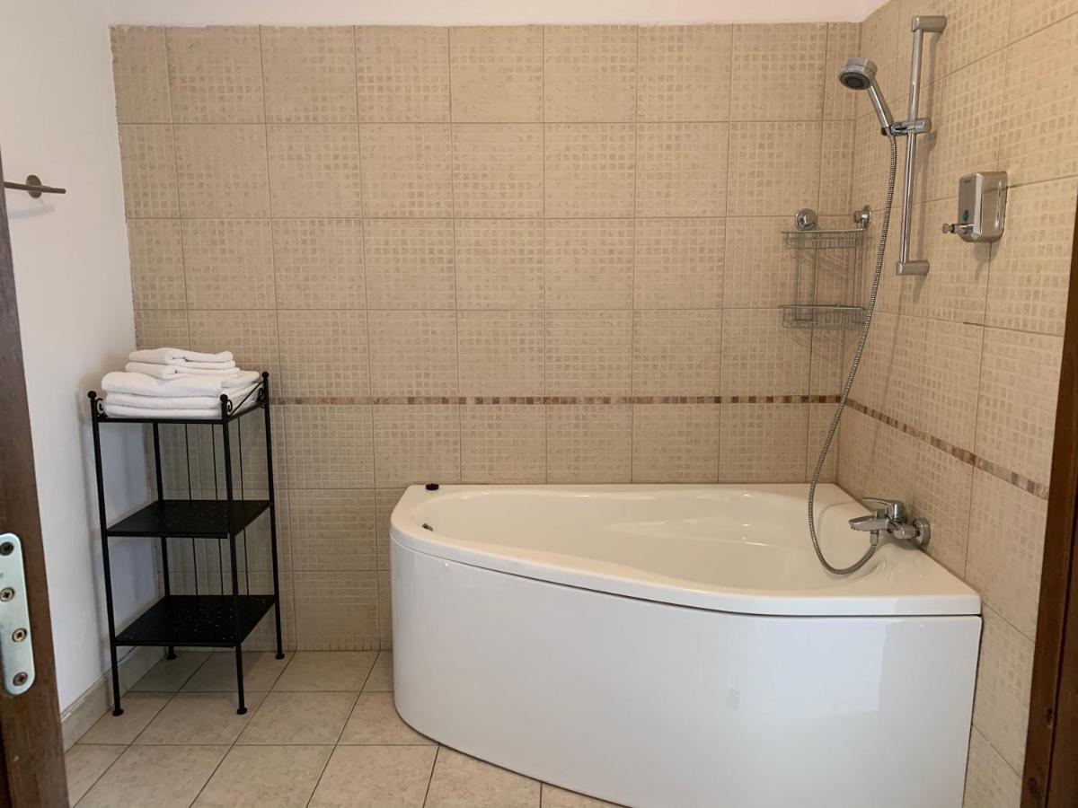 Pensiunea Casa Rica Călimăneşti Bagian luar foto
